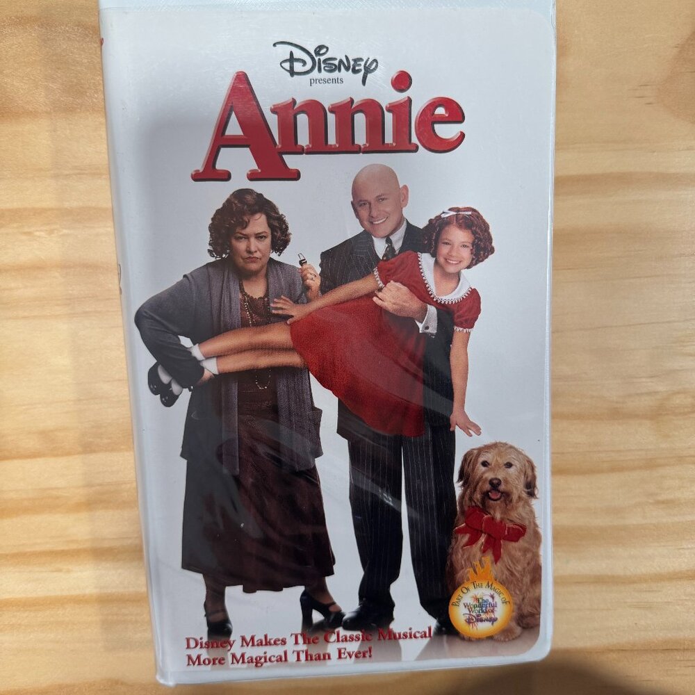 Annie (2000) VHS (Clamshell) **Tested**
